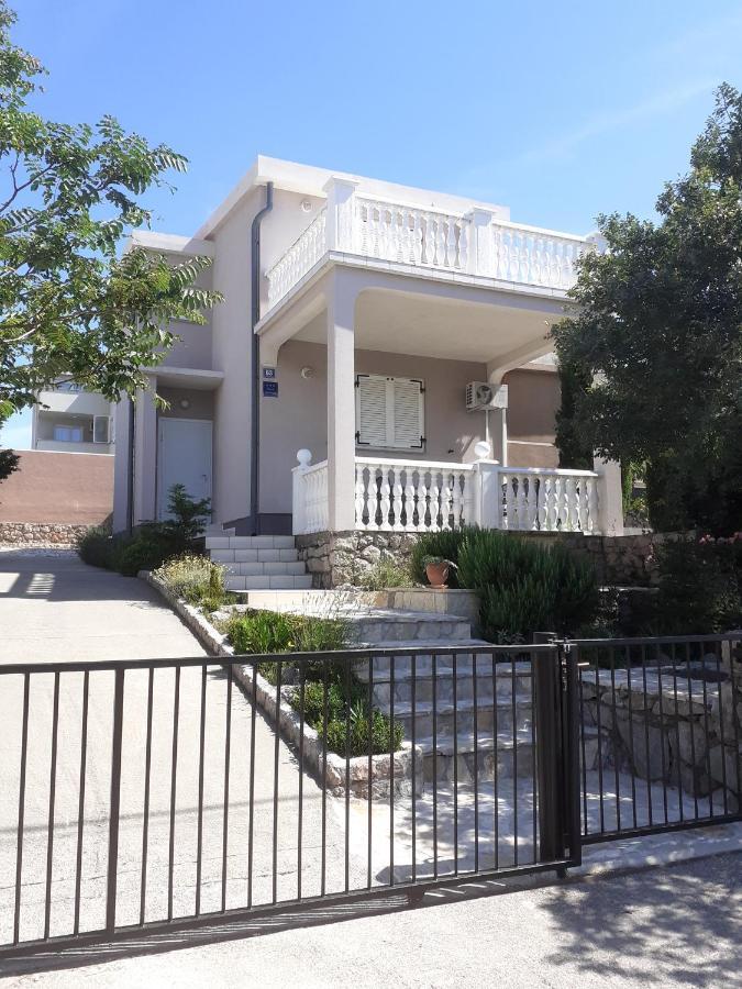 Apartment Cesarica Luaran gambar