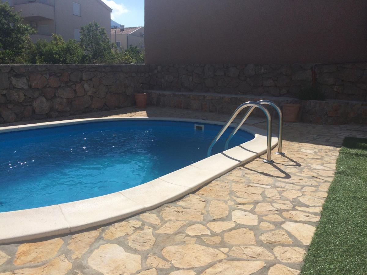 Apartment Cesarica Luaran gambar