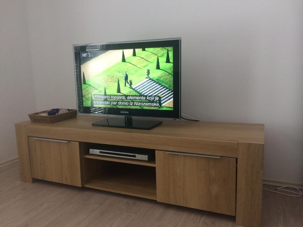 Apartment Cesarica Luaran gambar