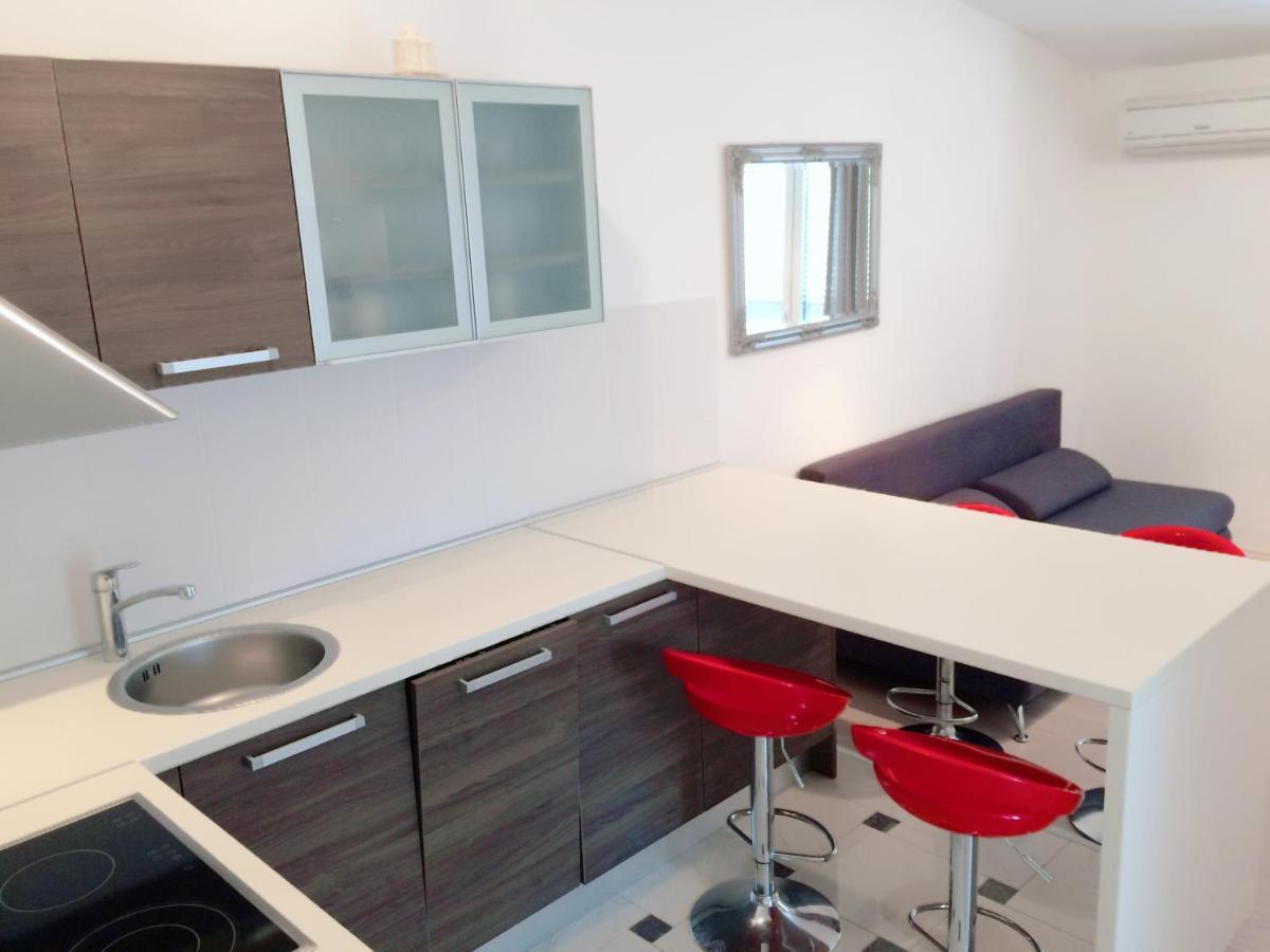 Apartment Cesarica Luaran gambar