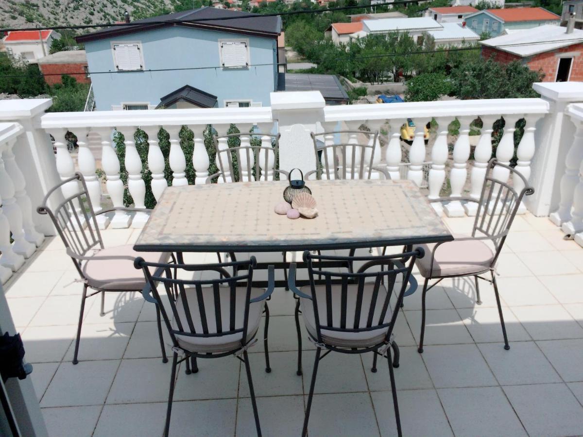 Apartment Cesarica Luaran gambar