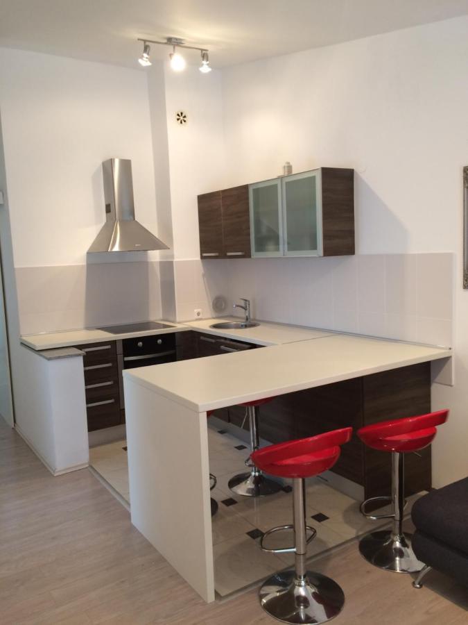 Apartment Cesarica Luaran gambar