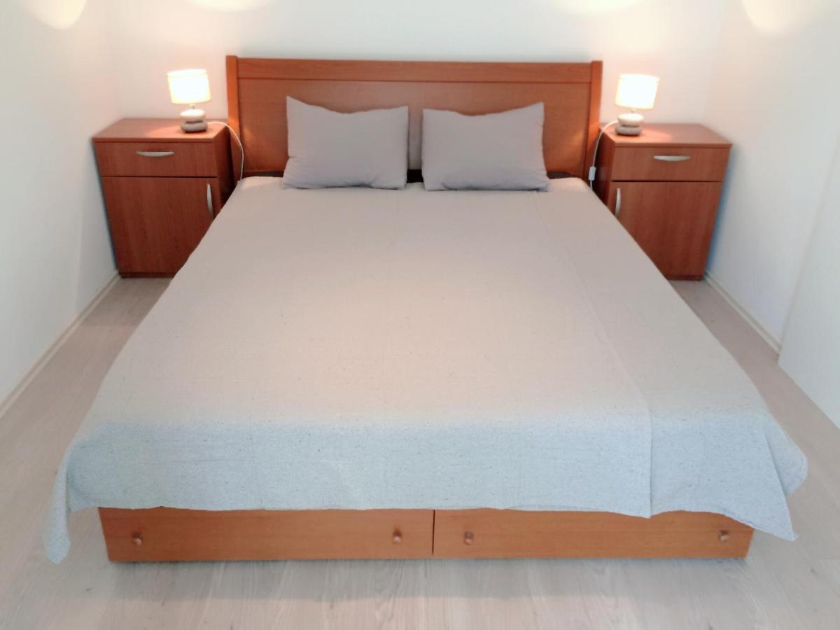 Apartment Cesarica Luaran gambar