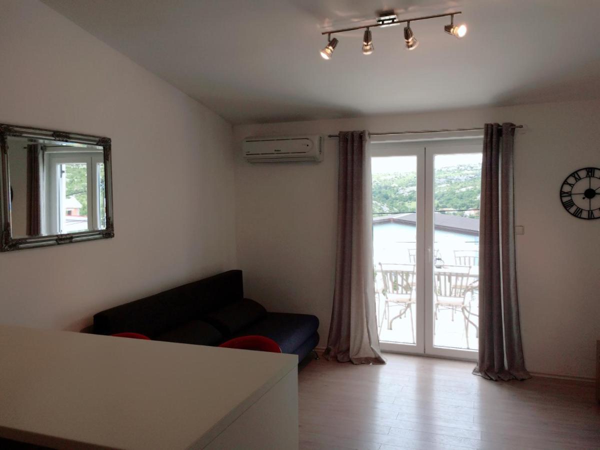 Apartment Cesarica Luaran gambar
