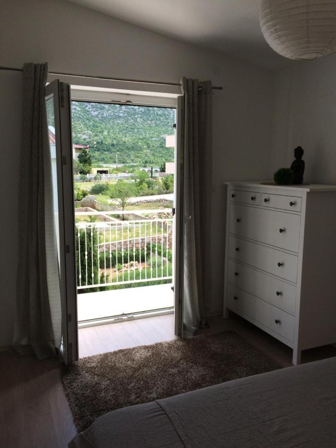 Apartment Cesarica Luaran gambar